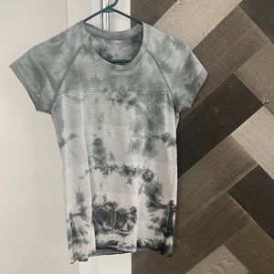 Swiftly Tech short sleeve size 8